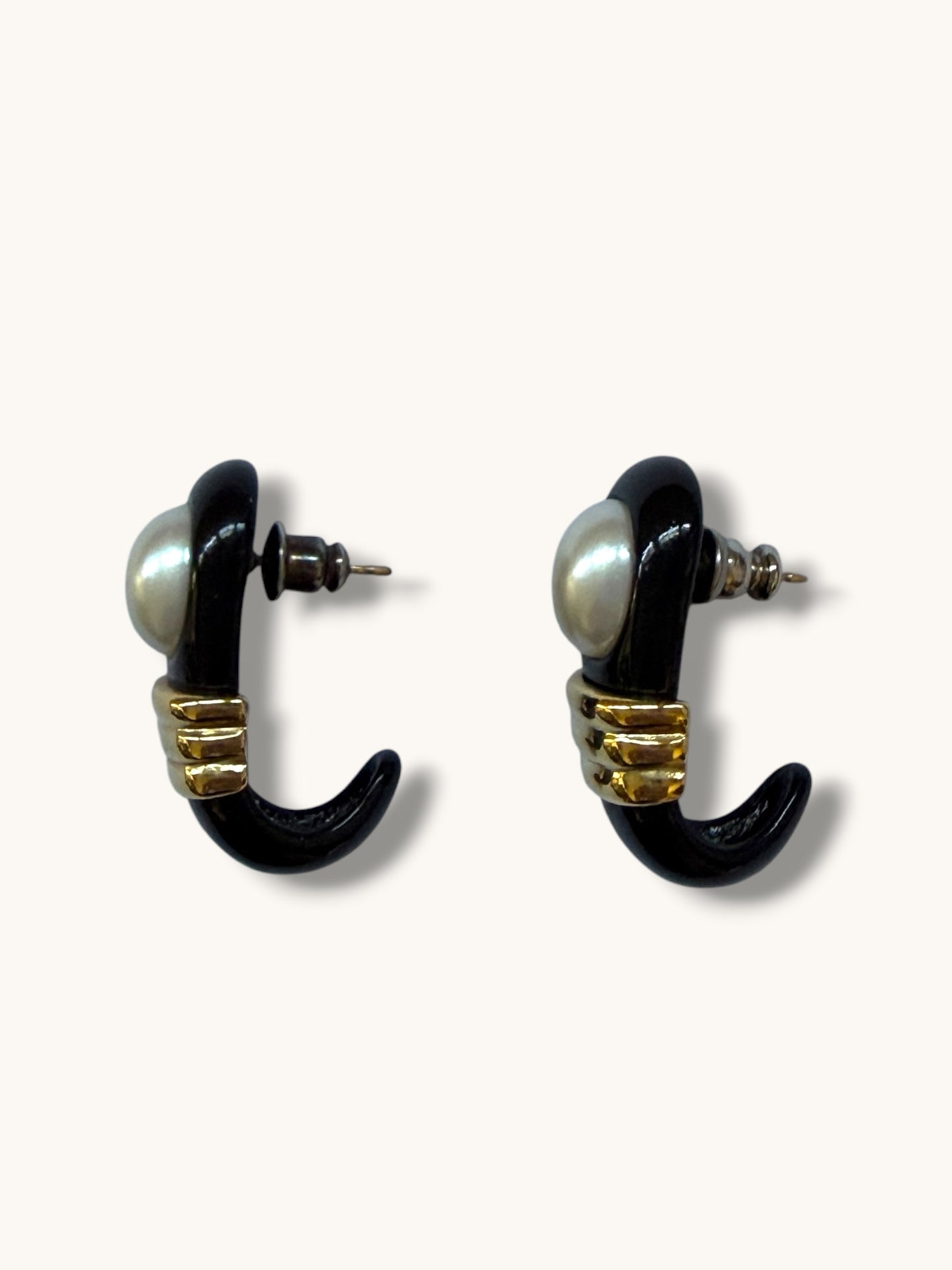 Pearl Half-Hopp Earrings