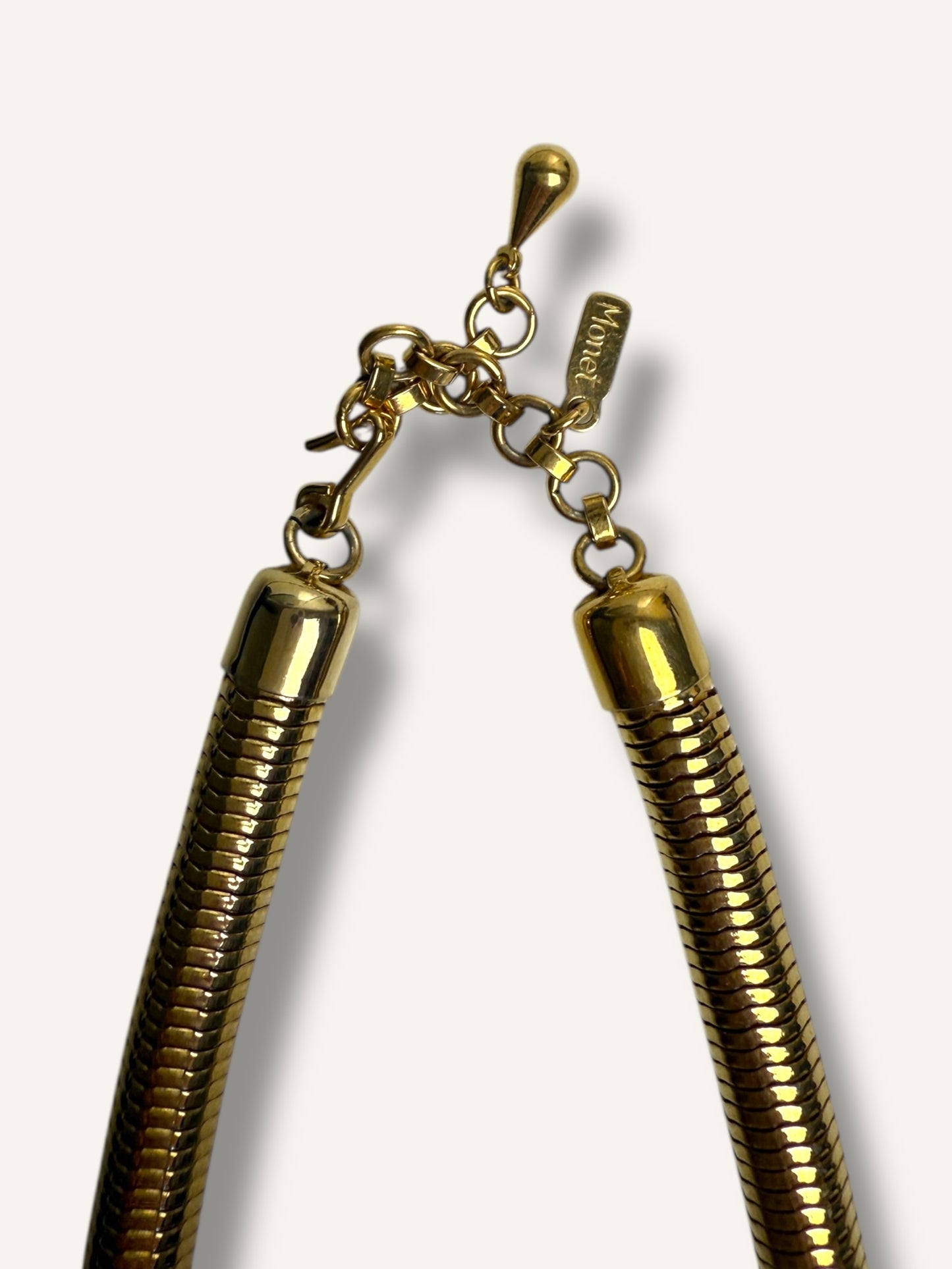 Monet Chocker