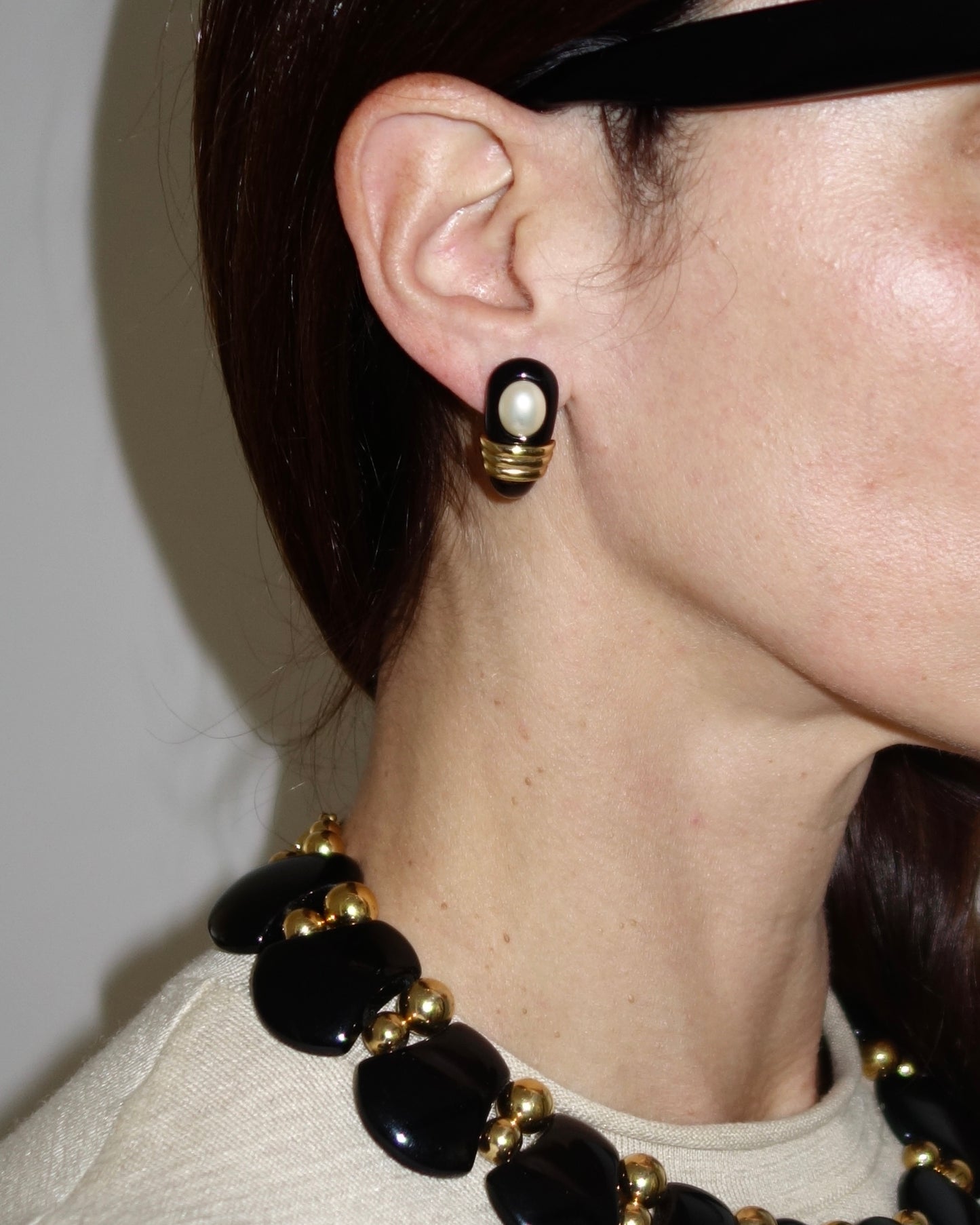 Pearl Half-Hopp Earrings