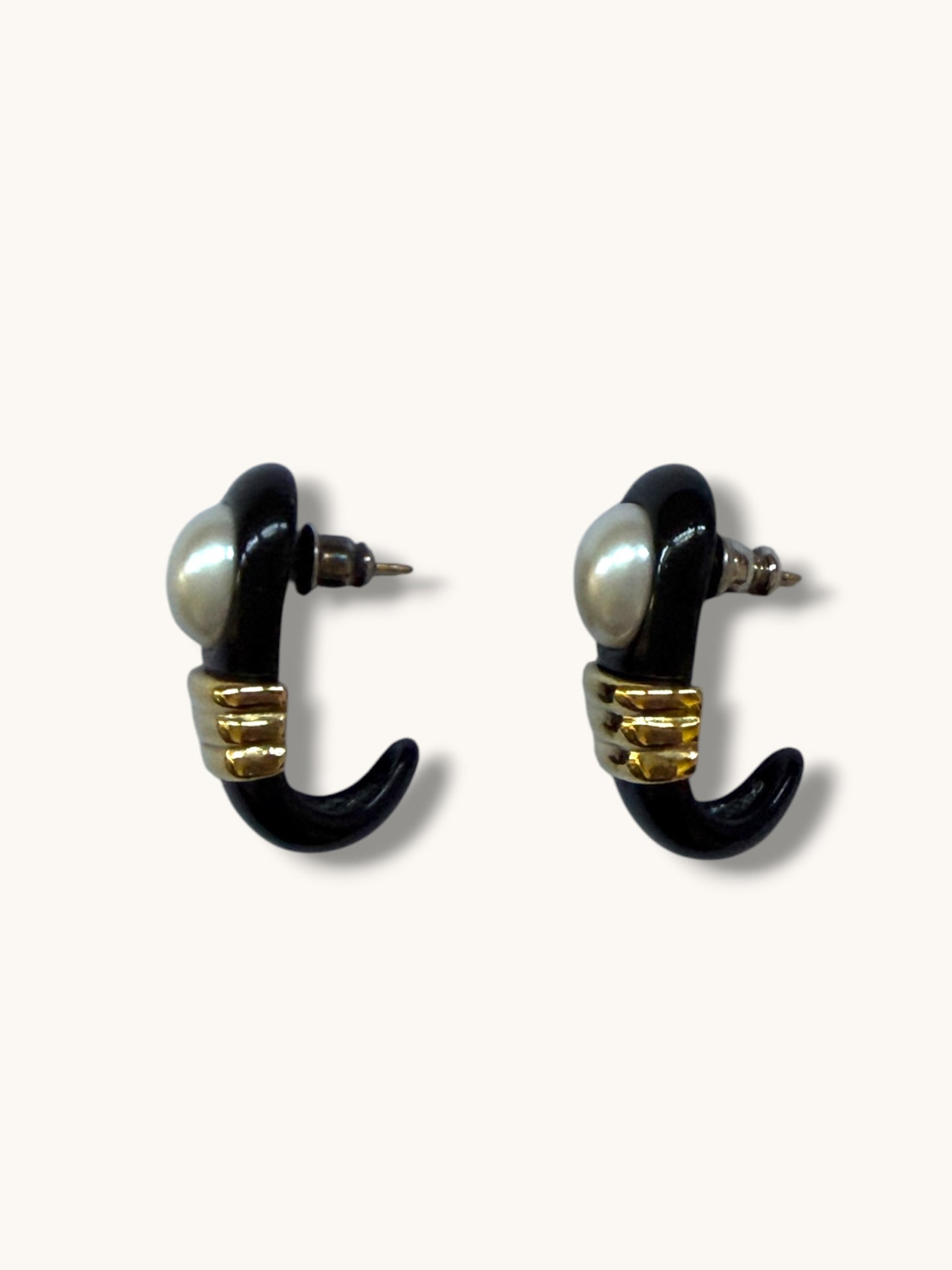 Pearl Half-Hopp Earrings